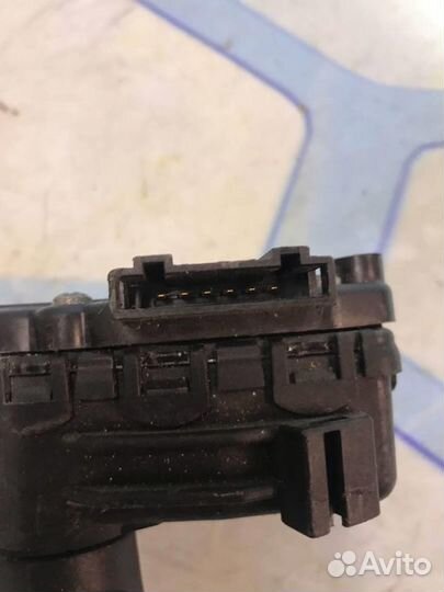 Педаль газа электронная 8D1723523N