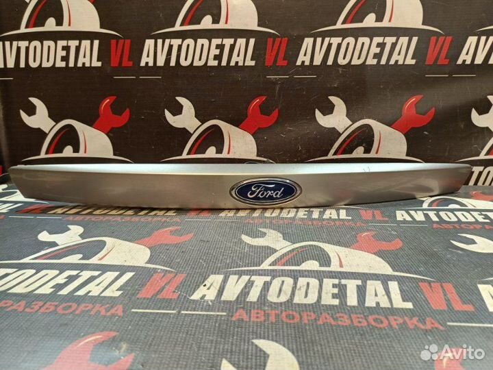 Накладка крышки багажника задняя Ford Mondeo 3