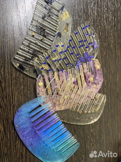 Гребешки из смолы