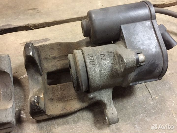 Суппорта задние оригинал VAG Volkswagen