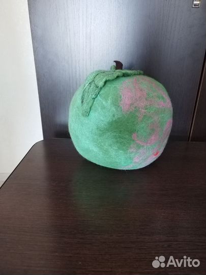 Интерьерная подушка -яблоко