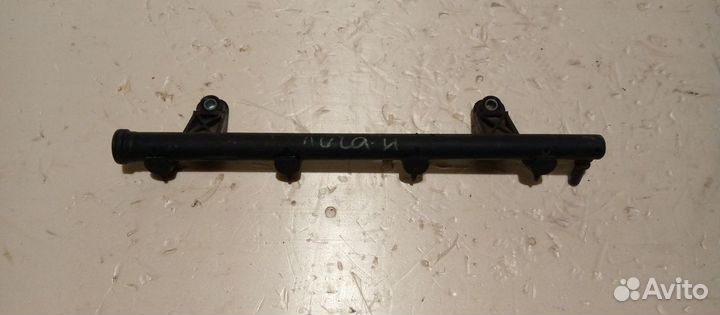 Топливная рейка рампа Renault Logan 1 1.4-1.6
