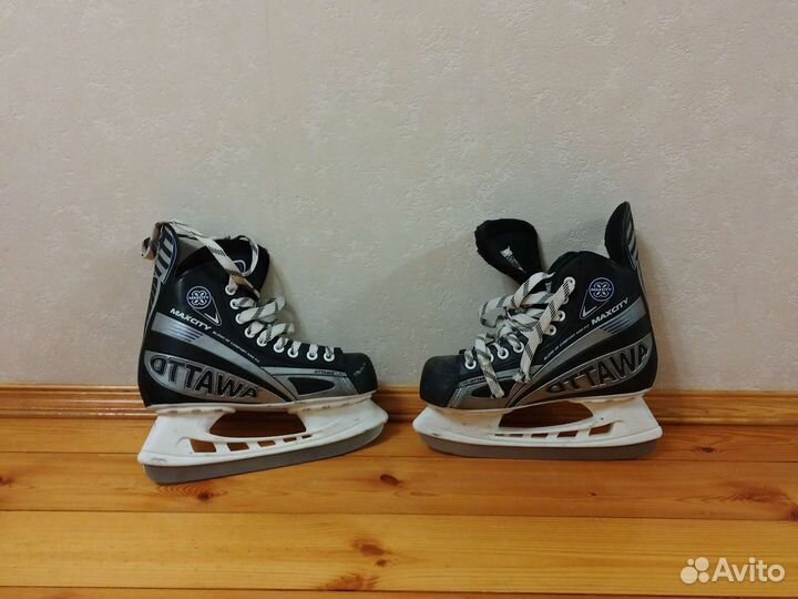 Коньки хоккейные