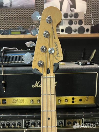 Бас-гитара Fender plaer presision bass