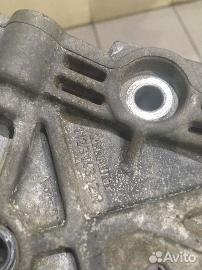 Кронштейн крепления двигателя k9k858