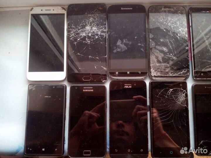 Телефоны и смартфоны на запчасти и восстановление