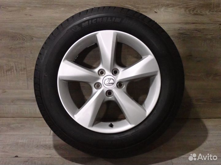 Комплект оригинальных колес на Lexus RX R18 зима