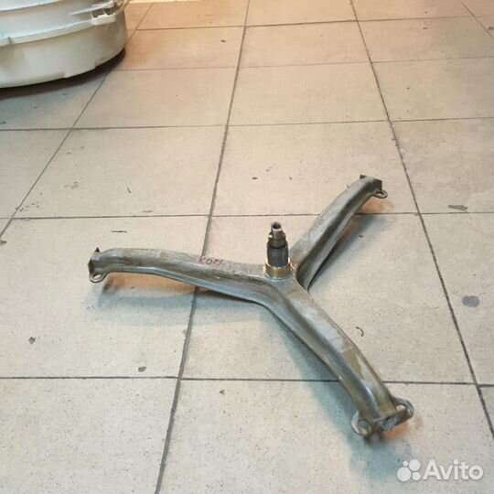 Крестовина неразборного бака Indesit