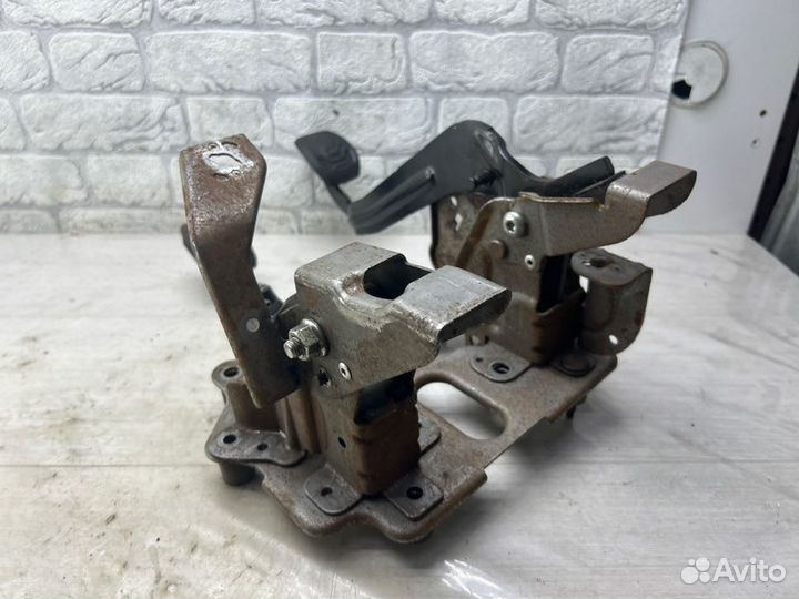 Педальный узел Ford Transit 8