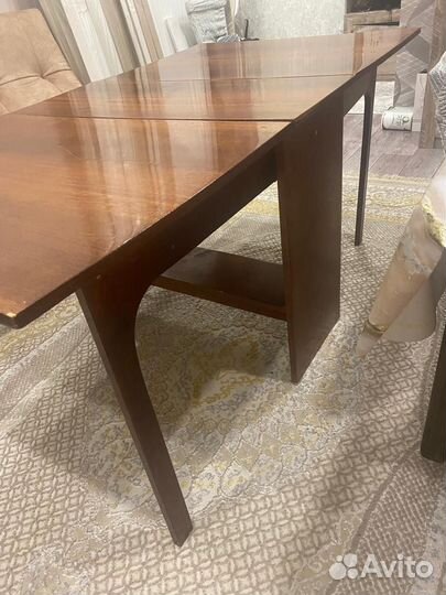 Кухонный стол