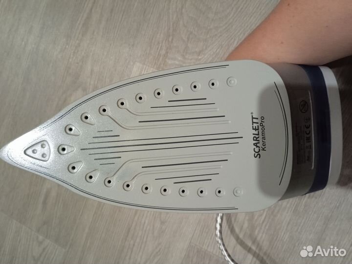 Утюг Scarlett керамика