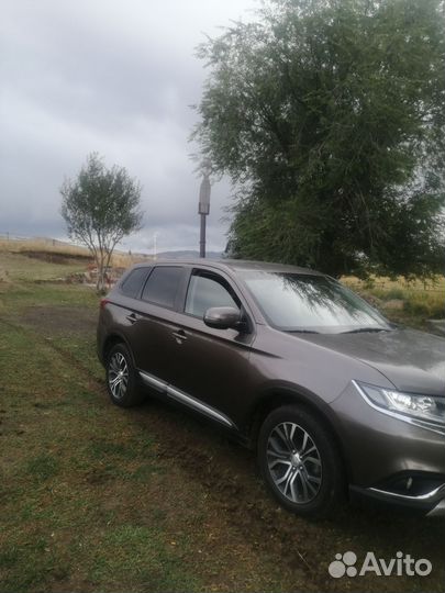 Mitsubishi Outlander 2.4 CVT, 2017, 106 000 км