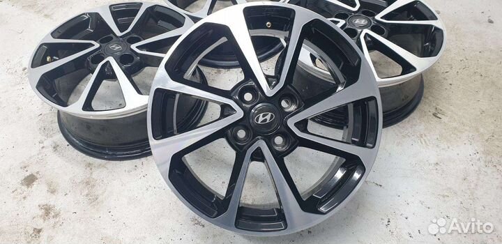 Литые диски на Hyundai Solaris R15 4x100