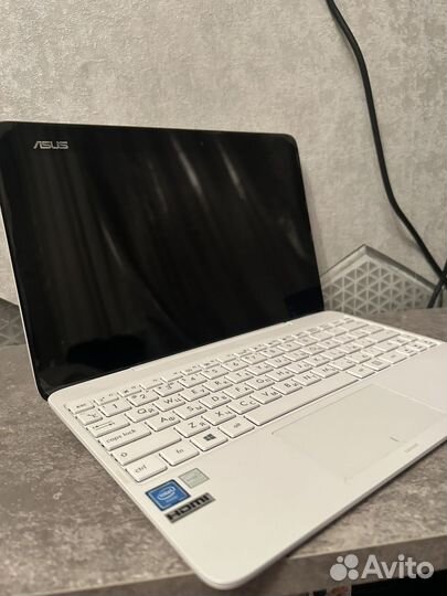 Ноутбук asus