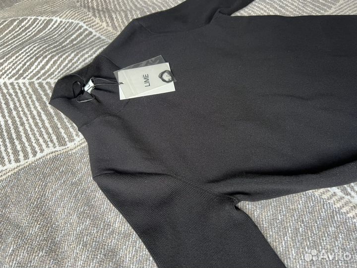 Свитер со шнуровкой новый Lime M-L