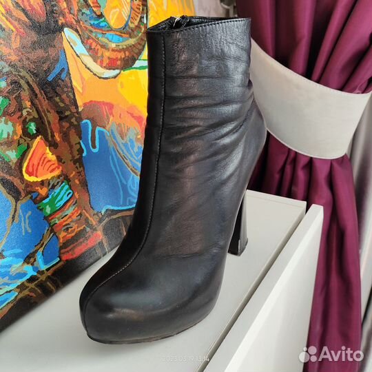 Продам ботинки 35 размер