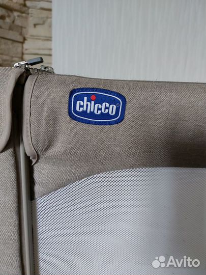 Приставная кроватка chicco next2me