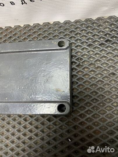 Кронштейн (крепление) Renault Premium 1629549