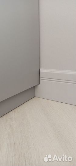 Установка / монтаж плинтусов в СПб