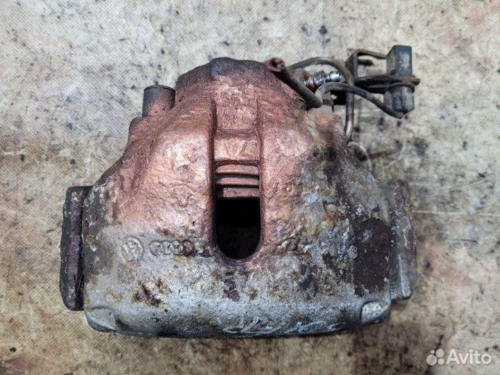 Суппорт передний правый Audi A4 B6 ALT 2003