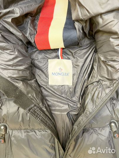 Пуховик Moncler