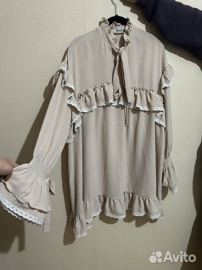 Платье с рюшами