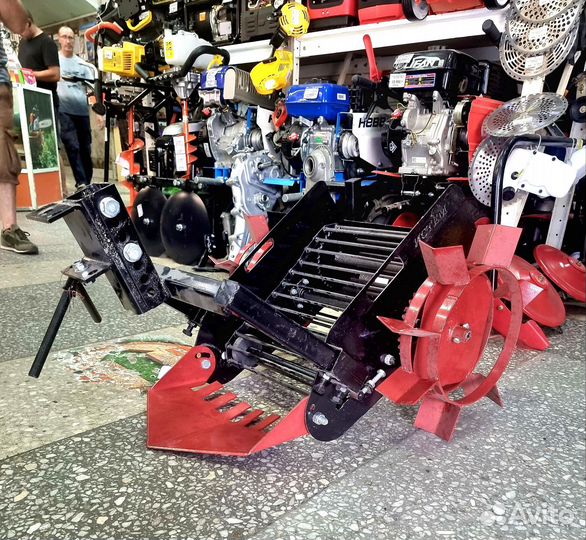 Картофелевыкапыватель к мотоблоку транспортёрный