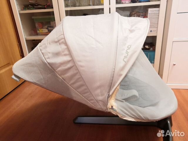 Шезлонг-качалка nuna leaf