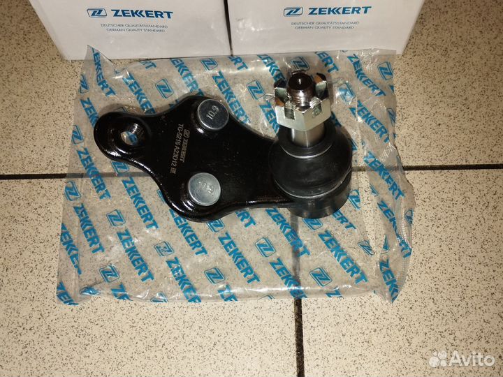 Опора шаровая лев.прав.передней Toyota Camry V30