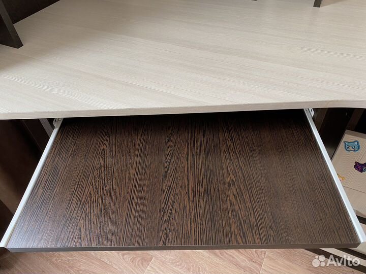 Продам компьютерный стол