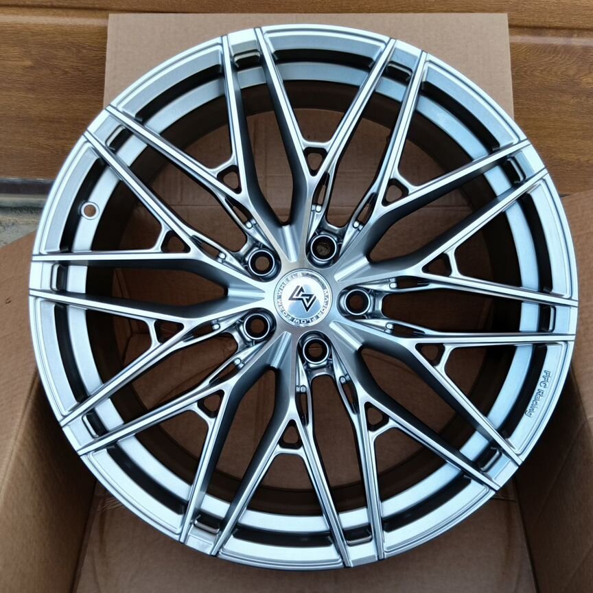 Литые диски Flow Form 8.5×R19 5×114.3