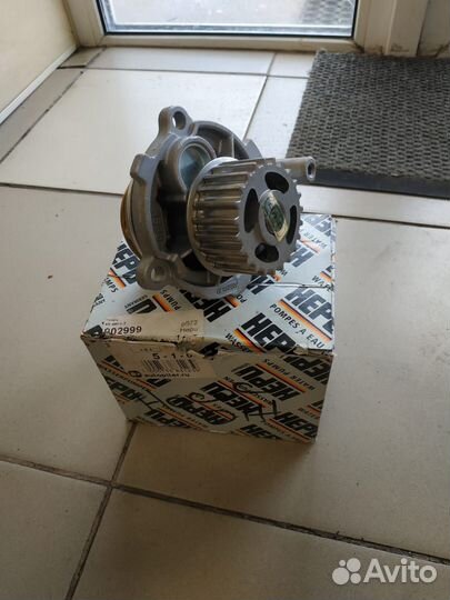 Насос системы охлаждения (помпа) hepu P572