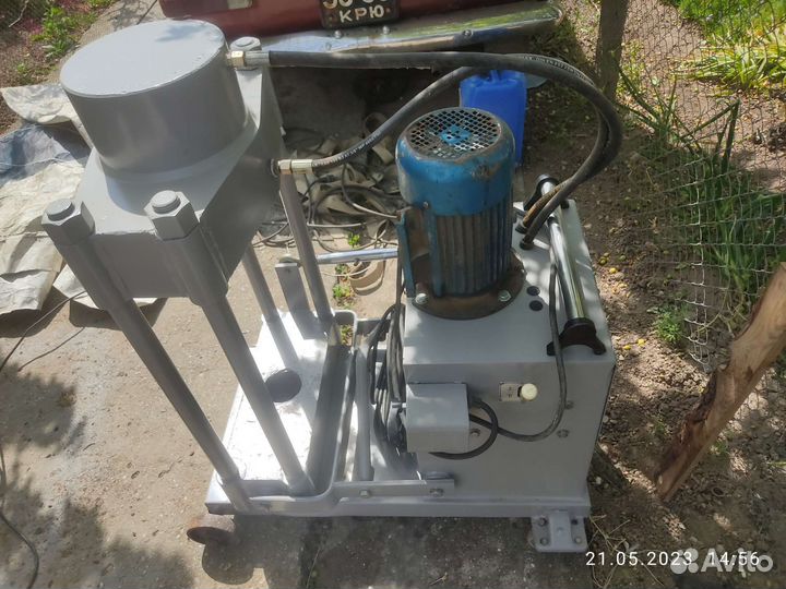 Выпресовщик шкворней (грузовиков )