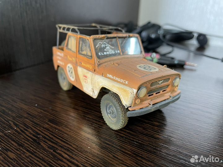 Модель уаз-469Б 1/35