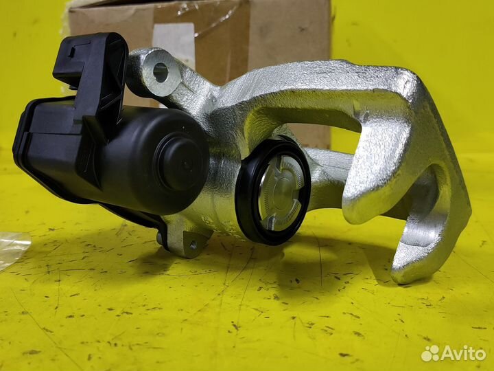 Суппорт тормозной Ниссан Икс Трэил T32 440114CA0A