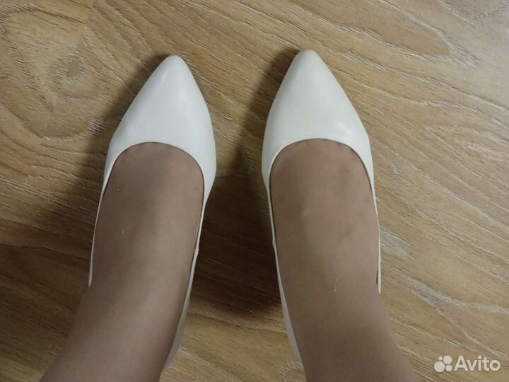 Туфли женские 38 размер бежевые лодочки