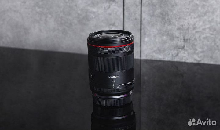 Объектив Canon RF 35mm f/1.4 L VCM