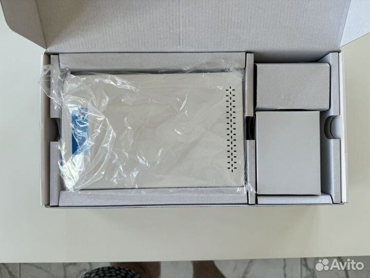 Интернет центр Yota 4G Wi-fi роутер