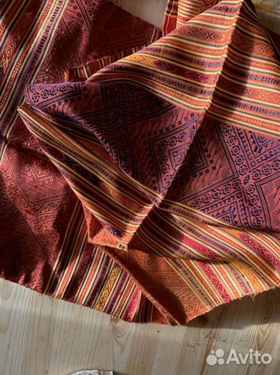 Шелковый палантин