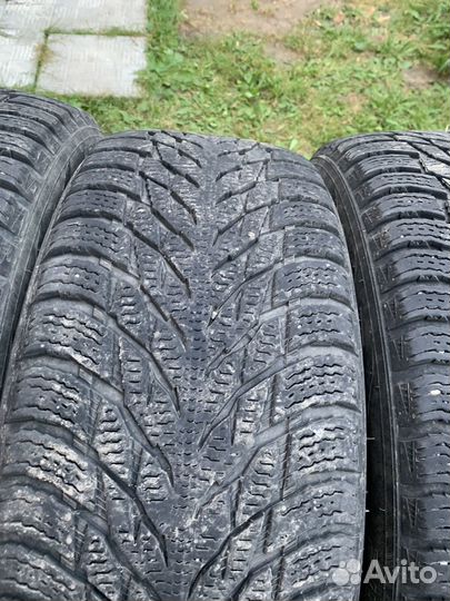 Nokian Tyres Hakkapeliitta R3 215/55 R17