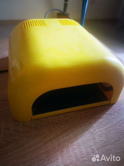 Лампа для ногтей