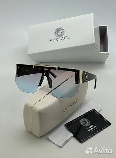 Солнцезащитные очки Versace