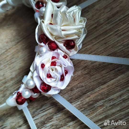 Ободок декоративный. Белые розы