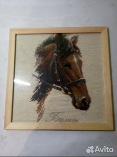 Картина вышитая на ткани