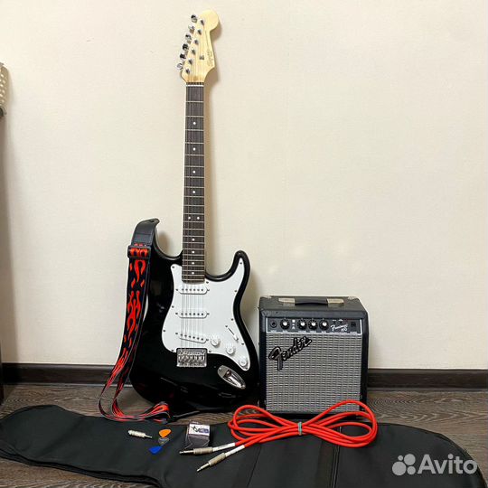 Электрогитара с комбиком Fender Squier Stratocaste