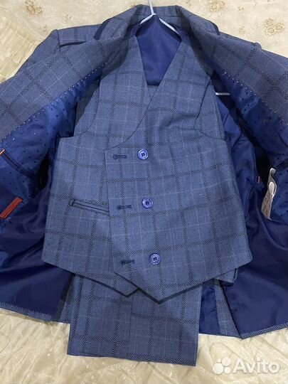 Костюм классический на мальчика 110-116