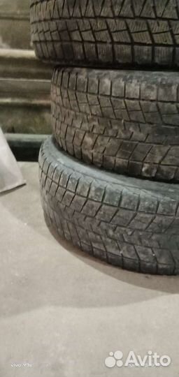 Bridgestone Blizzak DM-V1 215/65 R16