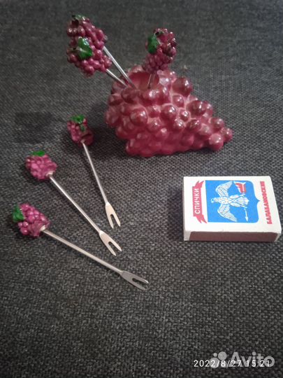 Шпажки для оливок на сервировочный стол