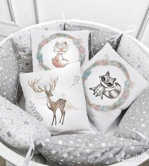 Комплект бортиков и постельного белья