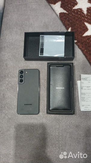 Samsung Galaxy S22, 8/256 ГБ